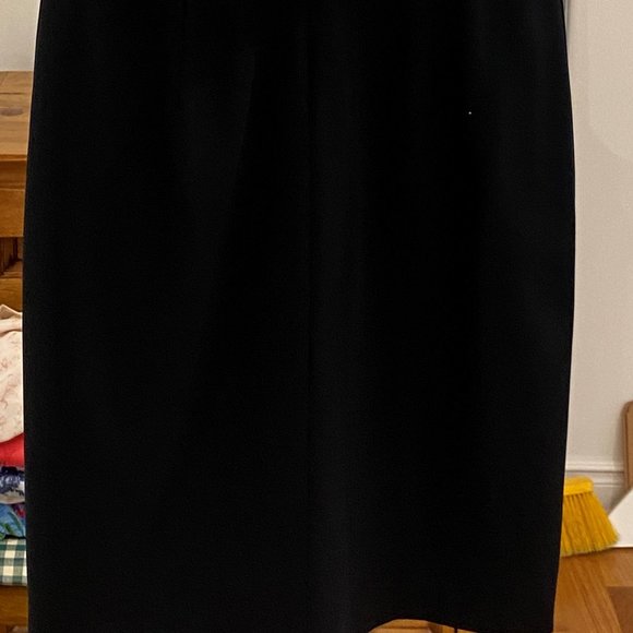 NWT Elie Tahari classic little black dress with a twist - Picture 4 of 12